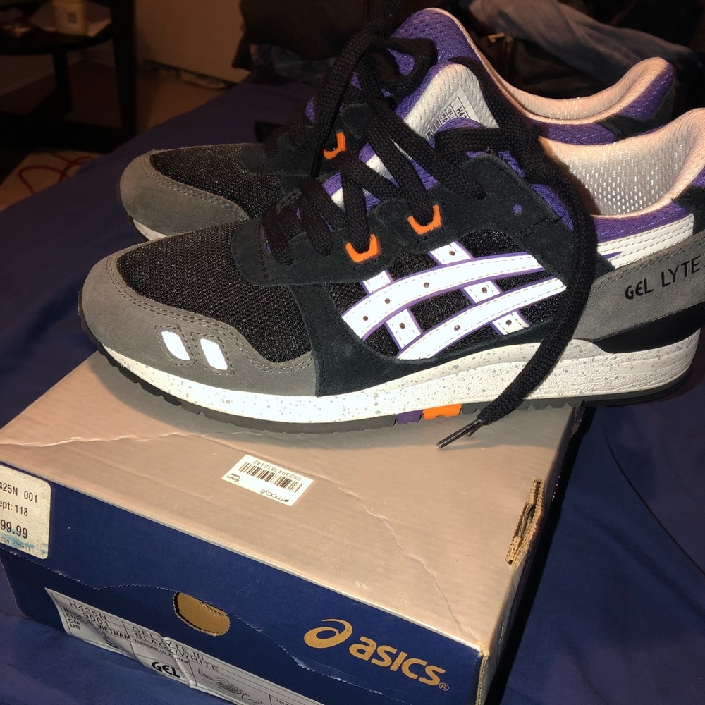 Men’s ASICS Sneakers Size 9
